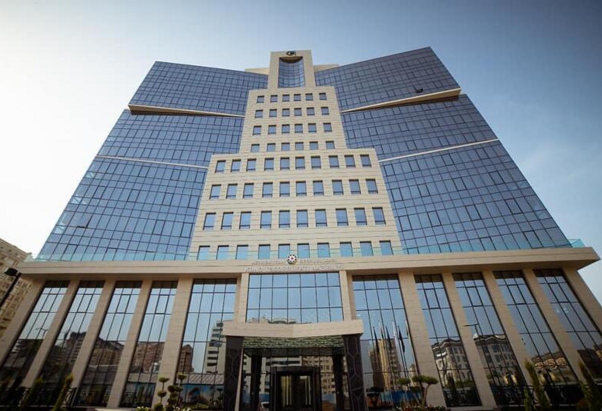 Reyddə aşkarlandı: 8 kiloqramlıq nərə balığı, bankalarda nərə kürüsü