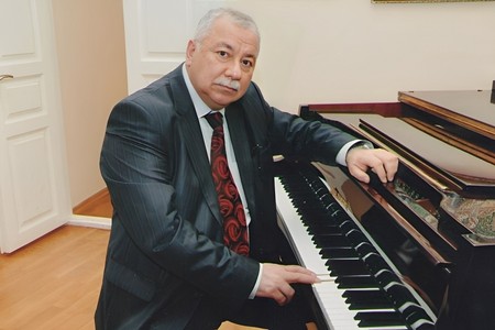Xalq artisti palataya köçürülüb