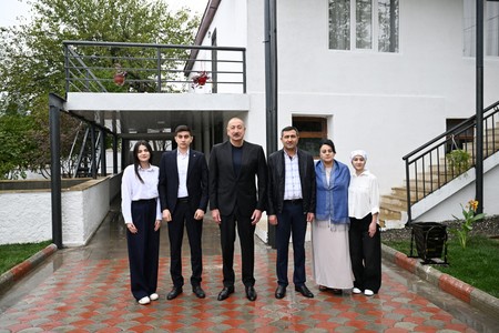 Prezident İlham Əliyev Hadrut qəsəbəsində olub