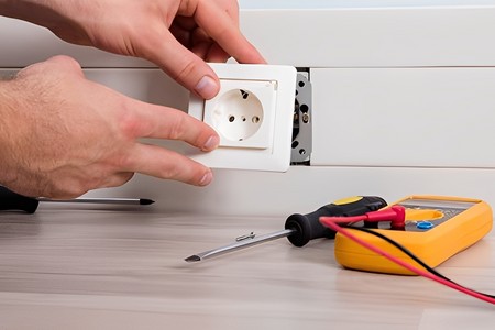 Abşeronda elektrik cərəyanı ustanı öldürdü