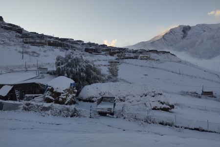Xınalığa qar yağır
