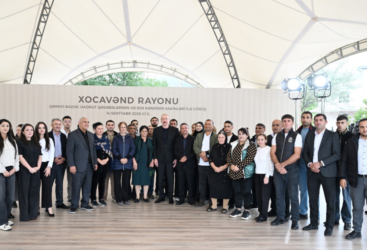 İlham Əliyev Qırmızı Bazar, Hadrut qəsəbələrinin və Sos kəndinin sakinləri ilə görüşüb