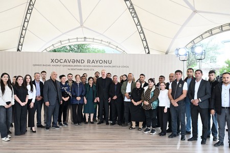 İlham Əliyev Qırmızı Bazar, Hadrut qəsəbələrinin və Sos kəndinin sakinləri ilə görüşüb