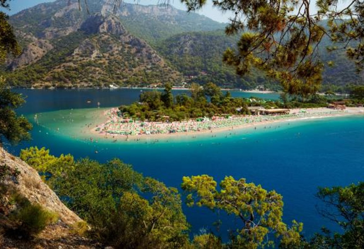 Dağlar, meşəliklər, yaylalar və dəniz sahilləri ilə zəngin Fəthiyə - FOTOLAR