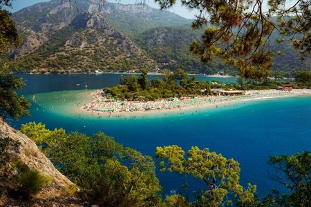Dağlar, meşəliklər, yaylalar və dəniz sahilləri ilə zəngin Fəthiyə - FOTOLAR