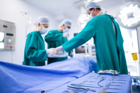 Ürək və ağciyər çatışmazlığı olan xəstənin böyrək toxuması əməliyyatı uğurla icra edildi