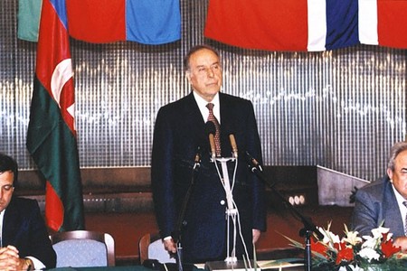 “Əsrin müqaviləsi”nin imzalanmasından 31 il keçir