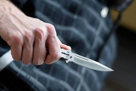 Sumqayıtda yeniyetmə 51 yaşlı kişini bıçaqladı