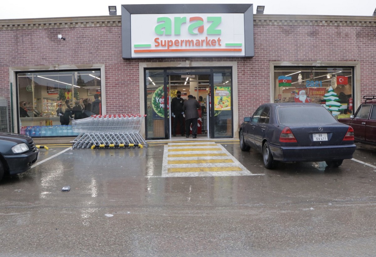 Araz marketdə iylənmiş Giləzi yumurtası - FOTO