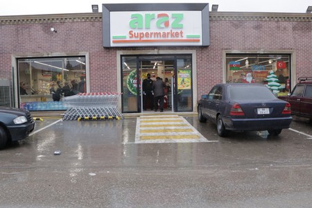 Araz marketdə iylənmiş Giləzi yumurtası - FOTO