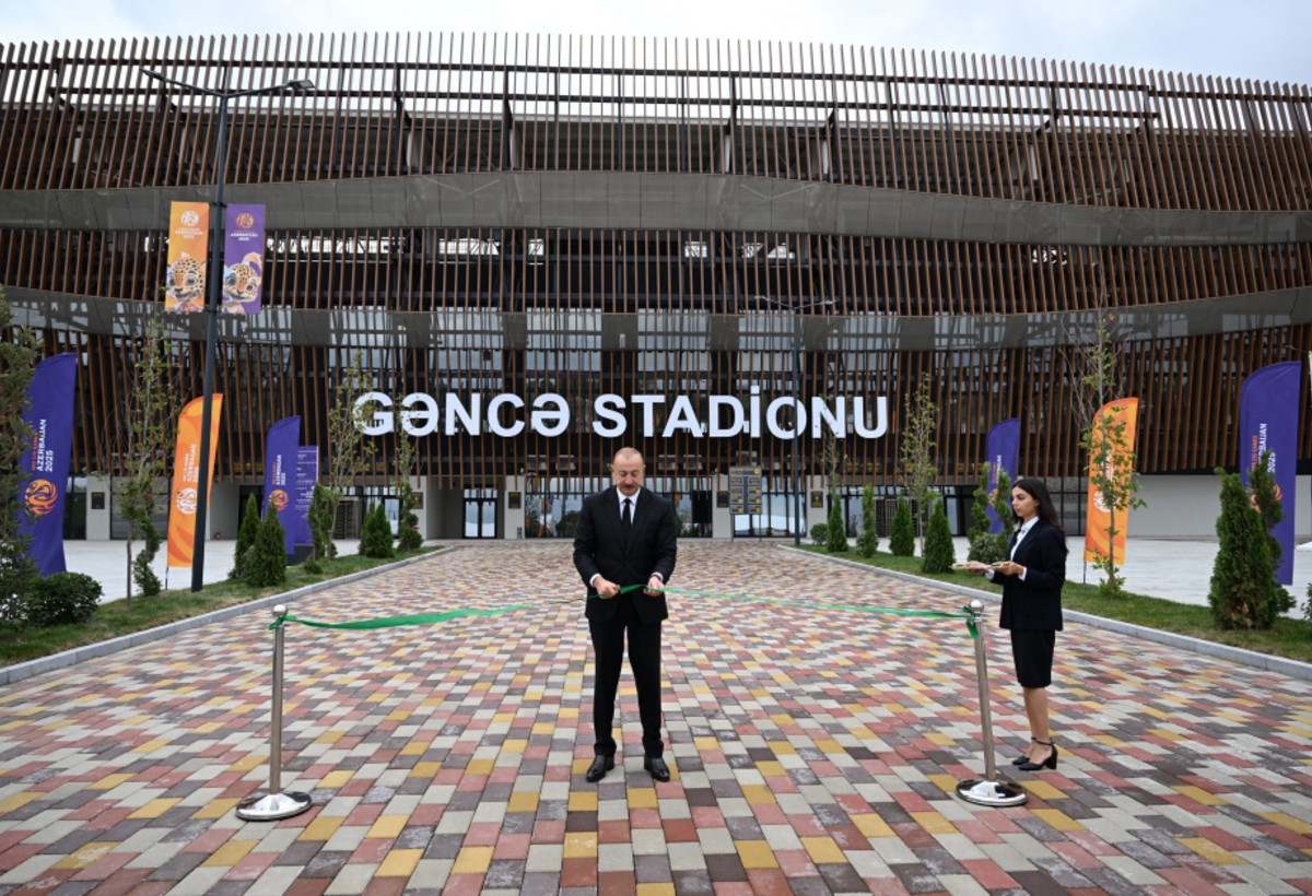 Prezident Gəncə şəhər stadionunun açılışında - FOTO