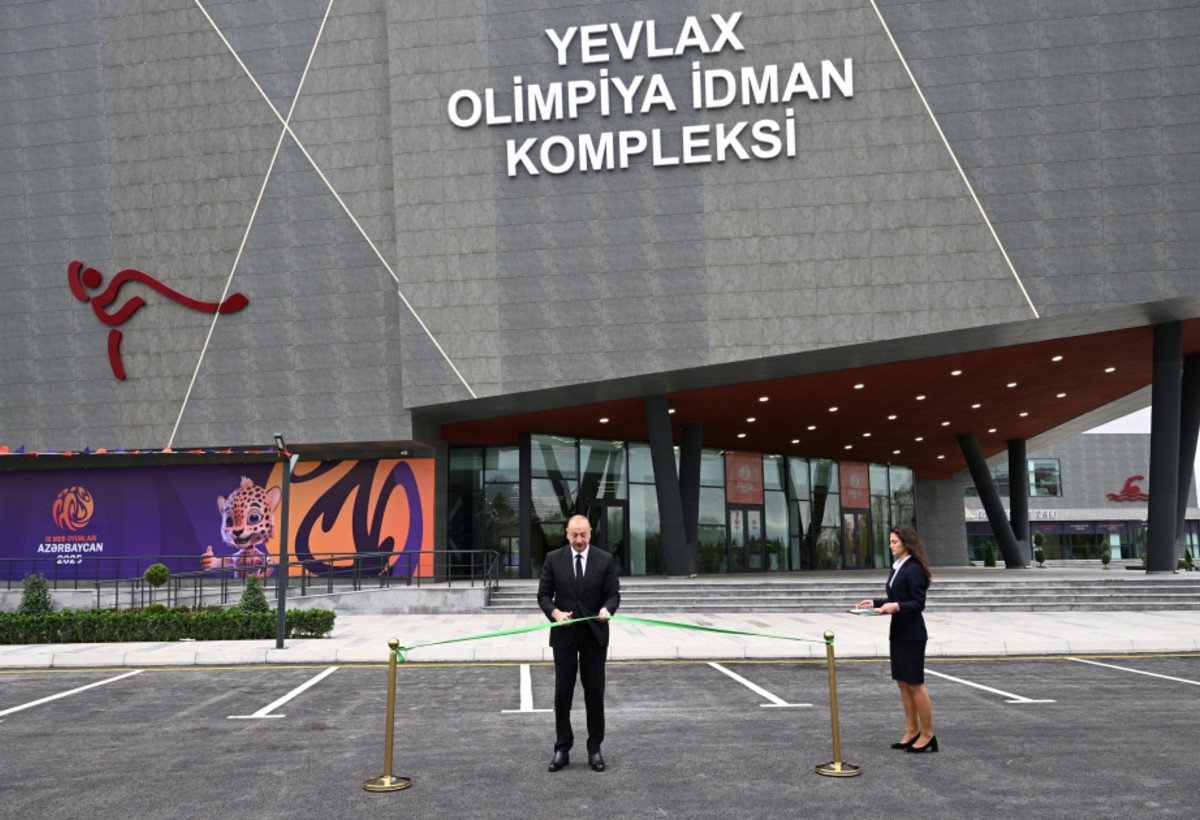 Prezident Yevlax Olimpiya İdman Kompleksinin açılışında iştirak edib