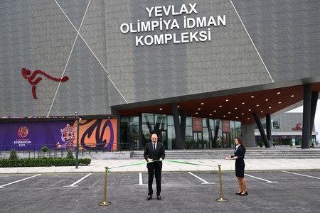 Prezident Yevlax Olimpiya İdman Kompleksinin açılışında iştirak edib