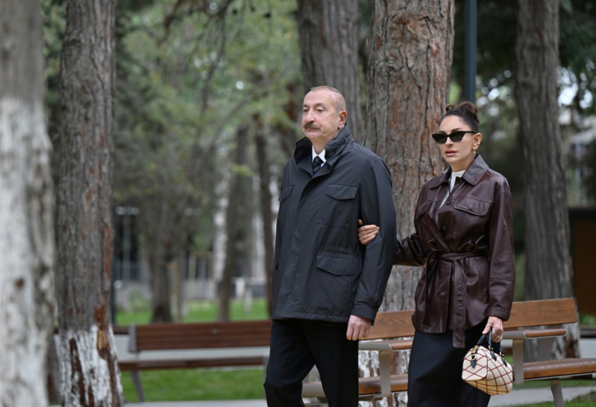 Prezident və xanımı Nərimanov rayonunda yeni parkın açılışında - FOTO
