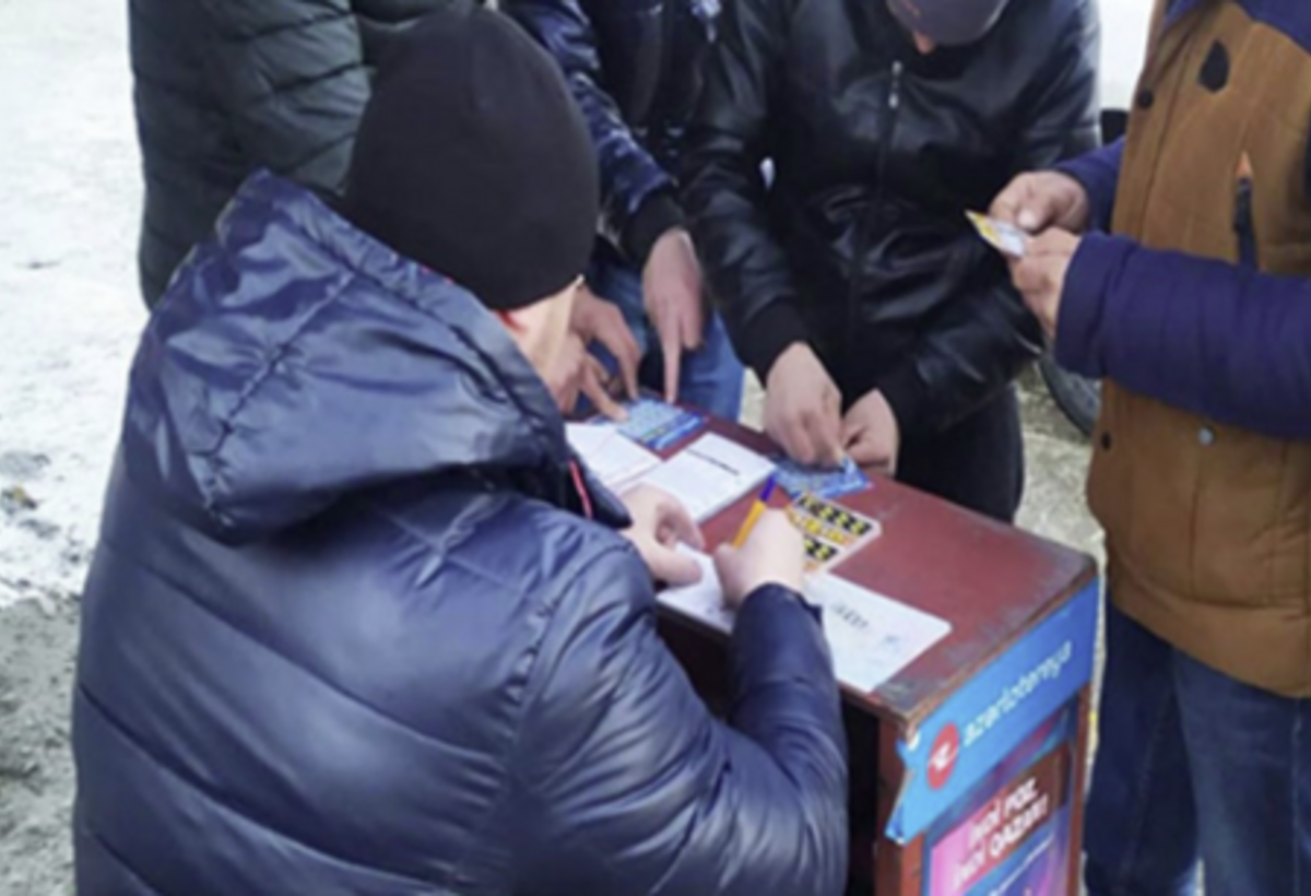 Saxta bilet verib 100 manat uduş aldı, dava düşdü - AĞSUDA