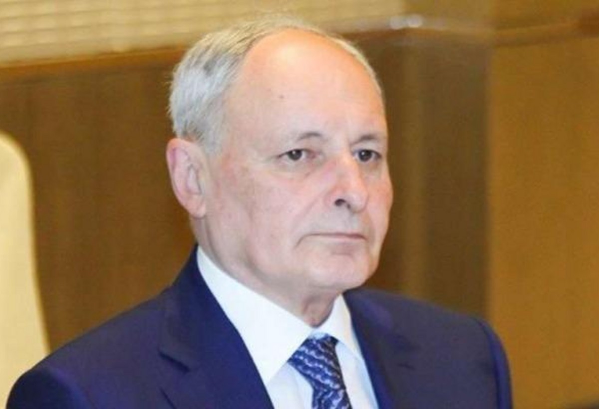 Sabiq səhiyyə naziri Oqtay Şirəliyev dəfn edilib