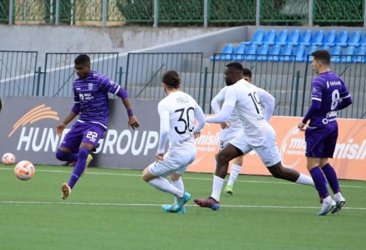 Turan Tovuz Sumqayıta,  Qarabağ Kəpəzə qalıb gəldi
