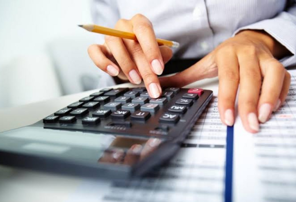 Mühasiblər 3 saat imtahan verdi