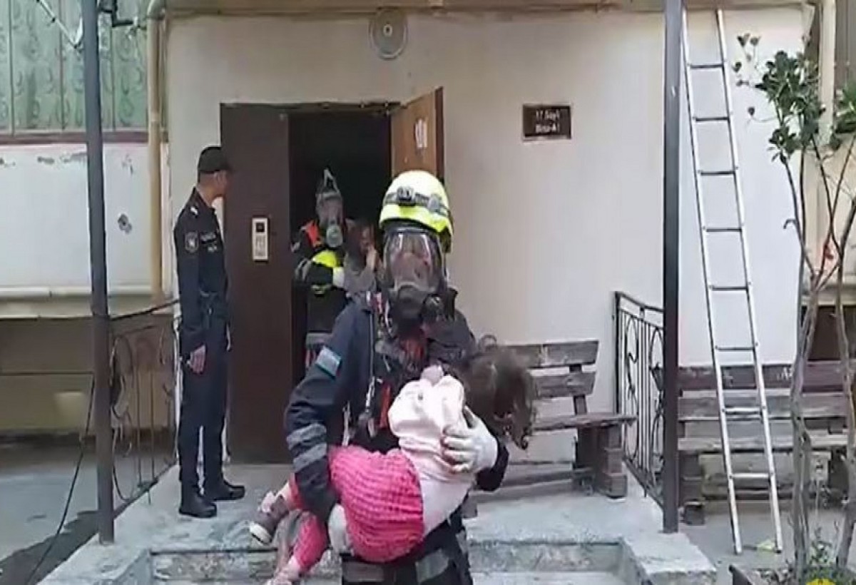 Xırdalanda yeni tikilidə yanğın, 15 nəfər təxliyə olunub - VİDEO