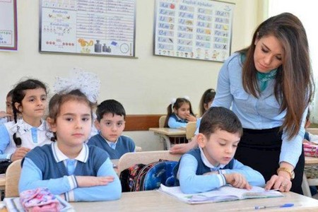 Bu gün müəllimlərin peşə bayramıdır