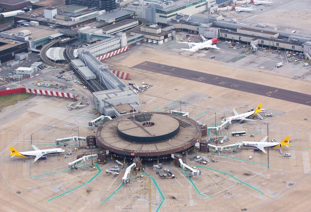 Azərbaycan Londonda aeroport aldı