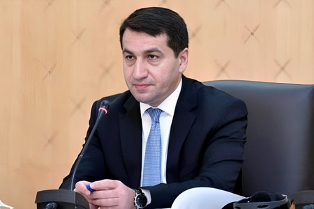 Hikmət Hacıyev Prezidentin 10 gün ərzində üç sammitdə iştirakından yazıb
