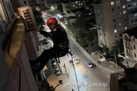 Bakıda binada köməksiz qalanlar belə xilas edildi - VİDEO