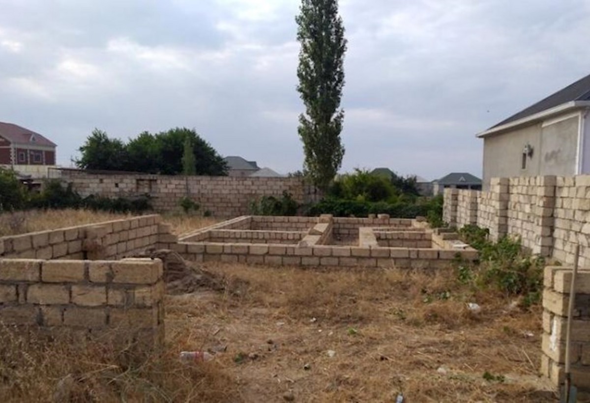 Ev tikmək üçün torpaq almaq indi daha sərfəlidir - SƏBƏBLƏR AÇIQLANDI