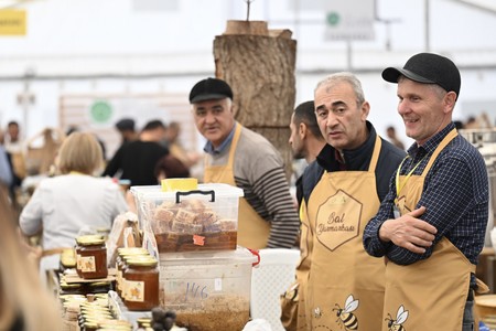 Bakıda arıçılıq məhsullarının sərgi-satış yarmarkası keçirilir