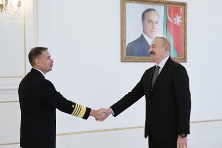 Prezident İlham Əliyev ABŞ Mərkəzi Komandanlığının komandanını qəbul edib