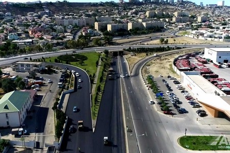 Bakıda qəsəbələrdən aeroport yoluna çıxan yeni yollar tikilir