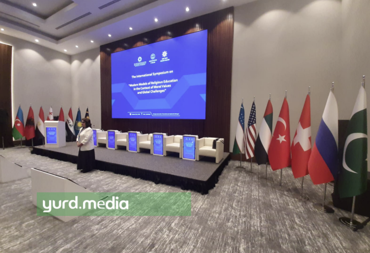 Bakıda dini təhsilin problemləri müzakirə olunur