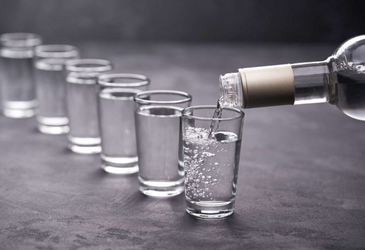 Arağın litri 16 manatdan ucuz satıla bilməz - YENİ QƏRAR