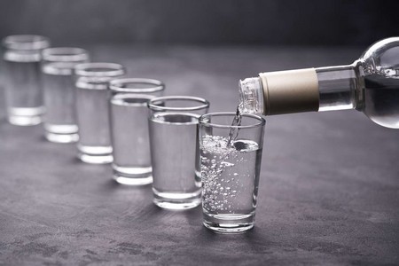 Arağın litri 16 manatdan ucuz satıla bilməz - YENİ QƏRAR