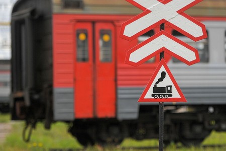 Yol təmirinə görə maşında doğulan körpə öldü