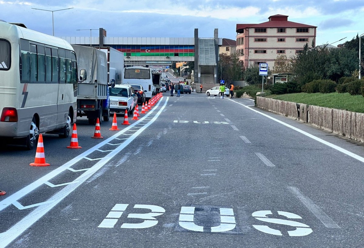 Sürücülərin DİQQƏTİNƏ: Bu yolda da avtobus zolağı çəkildi