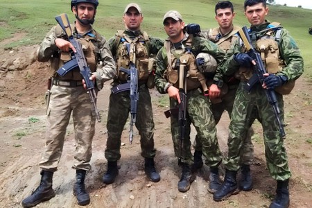 Yüzə yaxın düşmən hərbçisini məhv edən “Qara qartal”