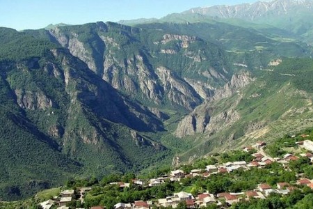 Daha 17 ailə dədə-baba yurdunda