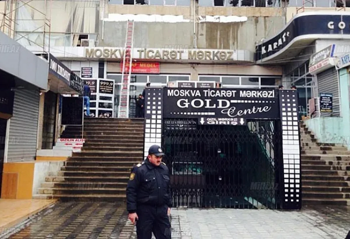 Ticarət mərkəzinin içində əlavə obyekt tikirlər - VİDEO