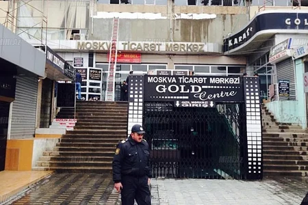 Ticarət mərkəzinin içində əlavə obyekt tikirlər - VİDEO