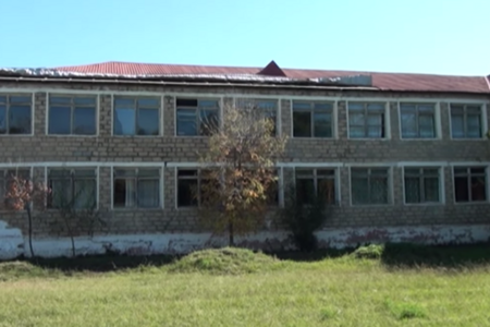 Yevlaxın kəndində məktəb qəzalı vəziyyətdə, sinif bağlanıb - VİDEO