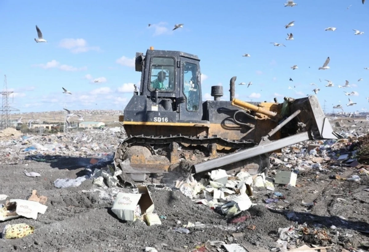 Avropadan gətirilən dondurma yarımfabrikatlarından metal qırıqları çıxdı - VİDEO