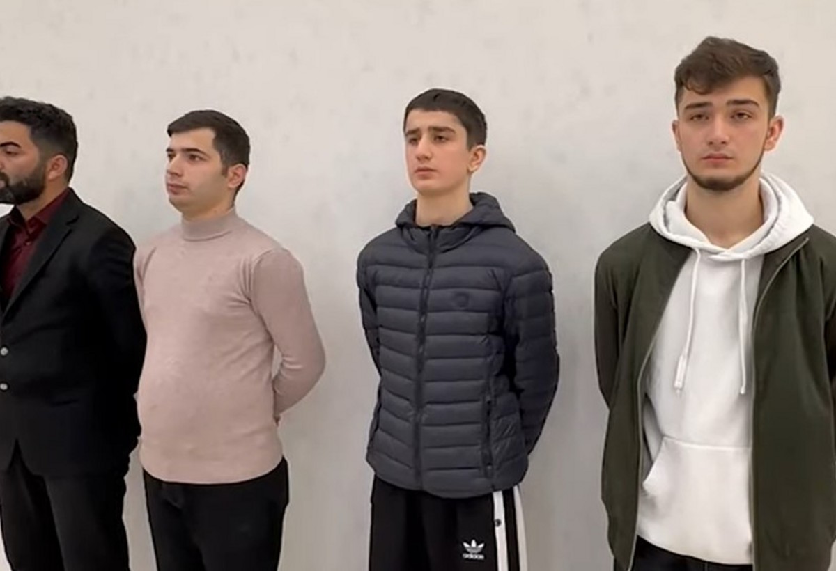 Futbol biletlərini qara bazarda satmaq istəyən bu şəxslər saxlanıldı - VİDEO