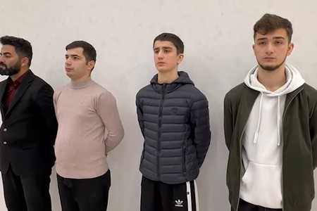 Futbol biletlərini qara bazarda satmaq istəyən bu şəxslər saxlanıldı - VİDEO