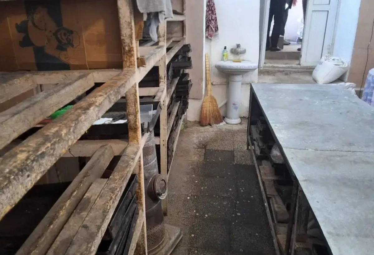 Çörək sexində avadanlıqların təmiz saxlanılmadığı aşkarlandı - FOTO