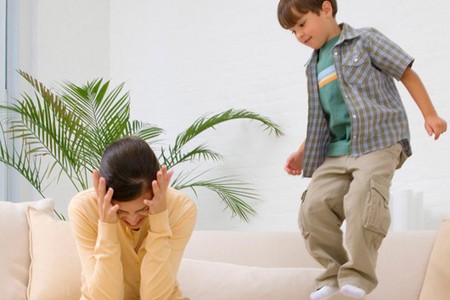 Uşaqları çox məhəbbətlə böyütmək onları ərköyün edir? - PSİXOLOQ İZAHI