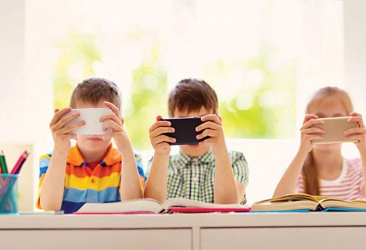 Uşaqlar arasında telefon asılılığı artır – Psixoloqdan XƏBƏRDARLIQ