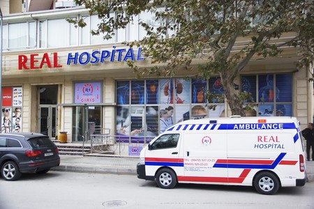“Real Hospital” lisenziyasız cərrahi stomatologiya ilə məşğul olurmuş – MƏHKƏMƏ QƏRARI
