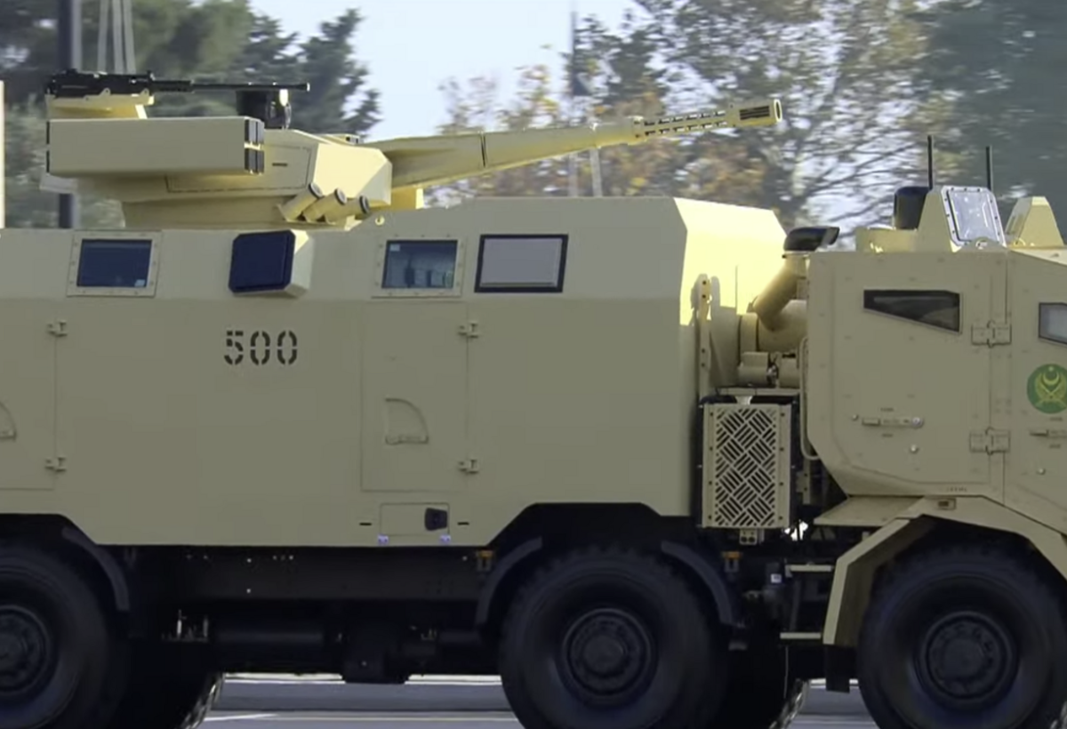 Ordunun arsenalına yeni əlavə edilən hərbi texnikalar nümayiş olunub