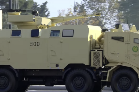 Ordunun arsenalına yeni əlavə edilən hərbi texnikalar nümayiş olunub